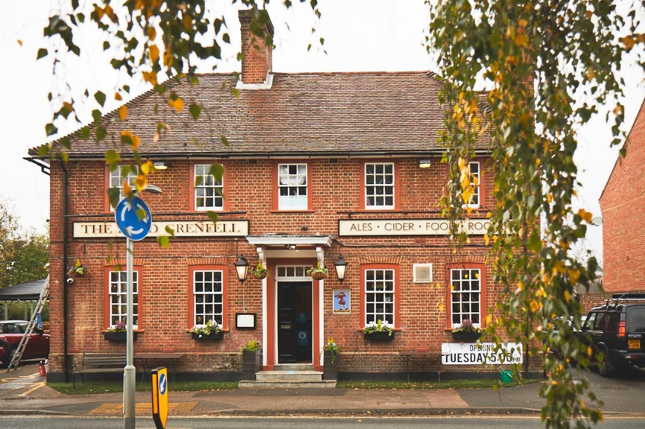 The Lord Grenfell Acomodação com café da manhã Maidenhead Exterior foto The Crown Inn, Great Glen